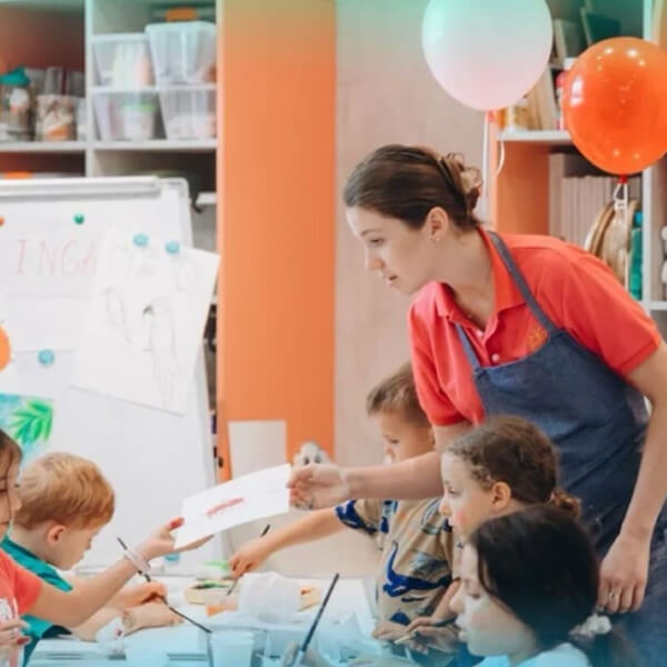 Professional art supplies provided by Dolce Arty